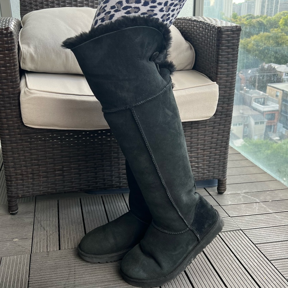 UGG boots - Picture 1 of 5